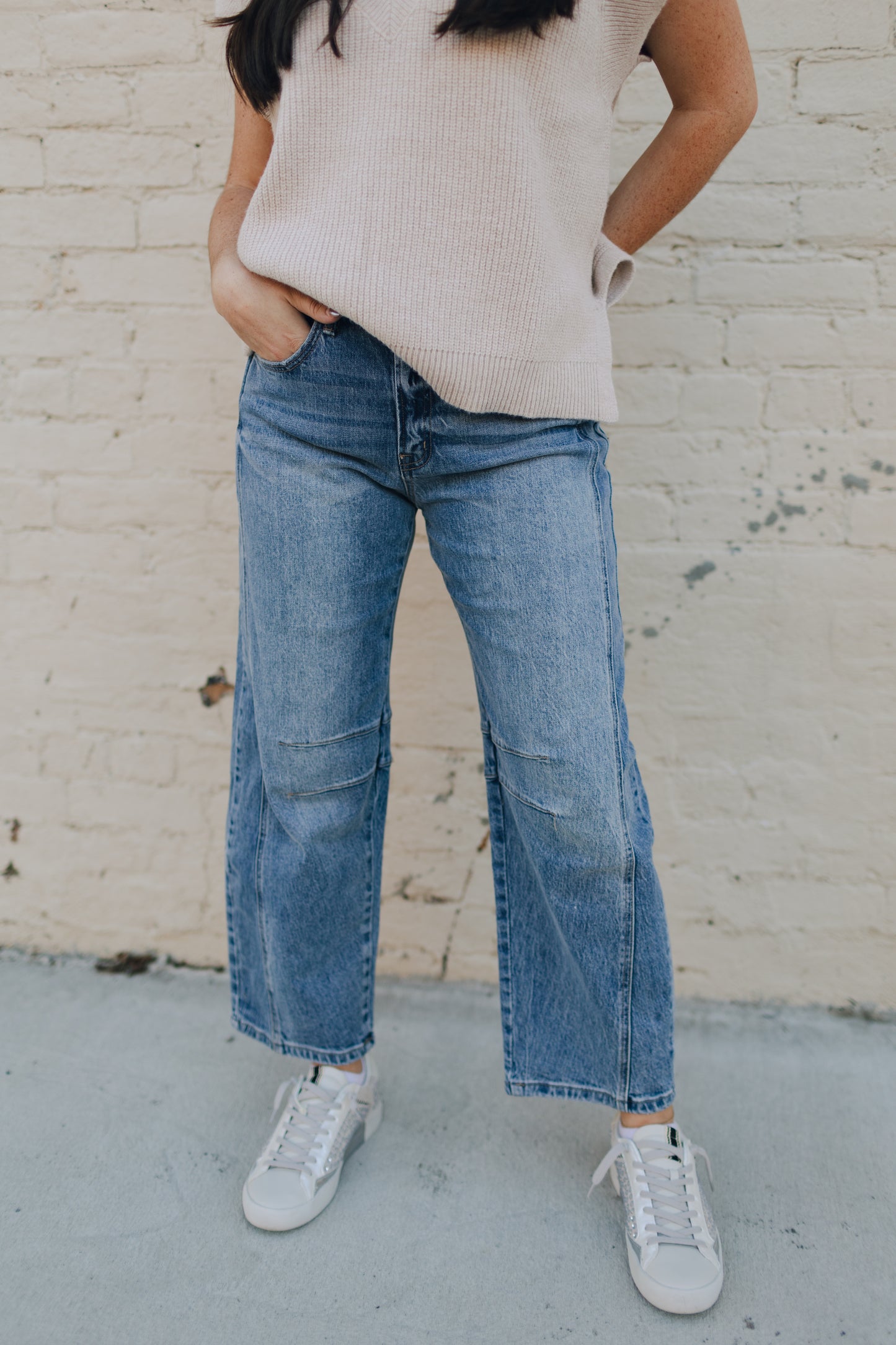 HIGH RISE BARREL LEG JEANS